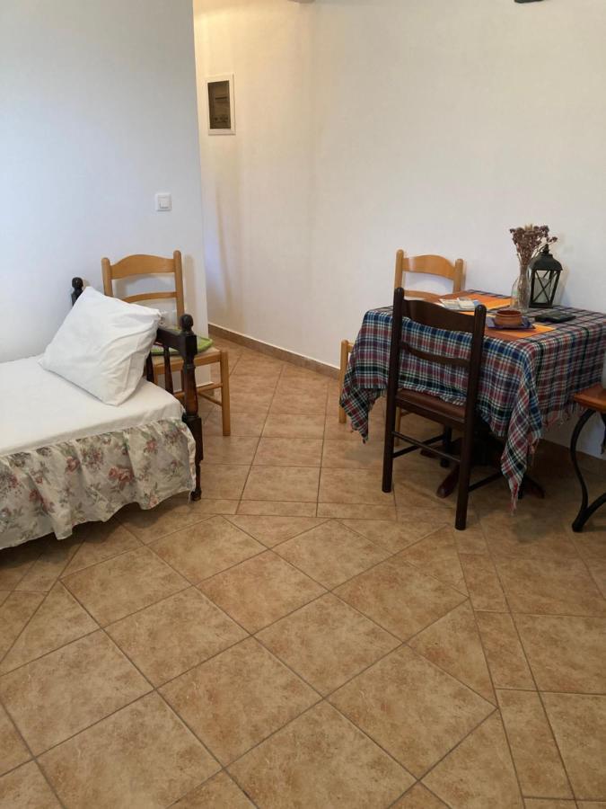 Aladhinon Agkyra Rooms מראה חיצוני תמונה