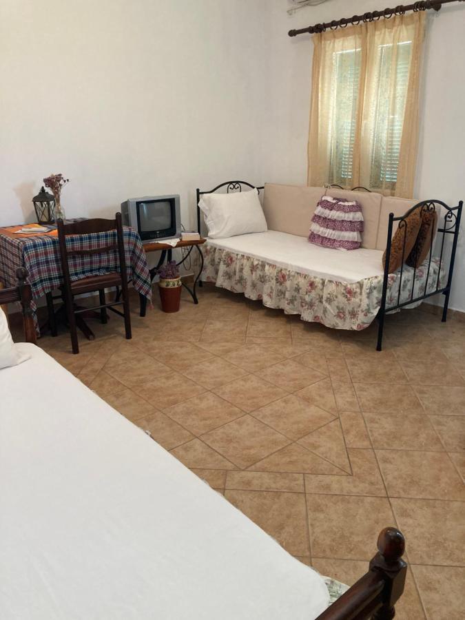 Aladhinon Agkyra Rooms מראה חיצוני תמונה